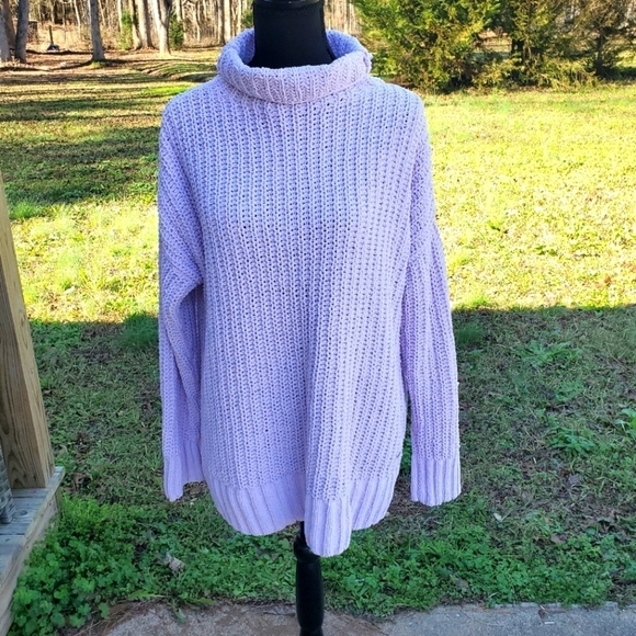 Victoria's Secret Sweater - Picture 1 of 7